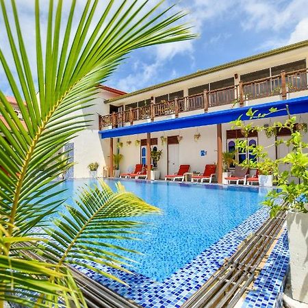 Equatorial Divers Lodge Addu City Екстер'єр фото