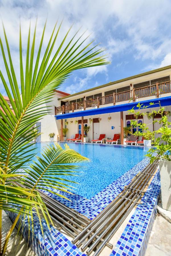 Equatorial Divers Lodge Addu City Екстер'єр фото