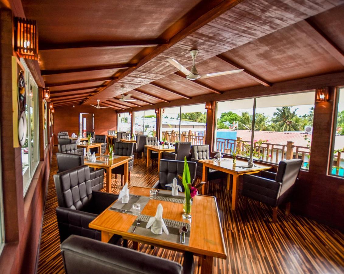 Equatorial Divers Lodge Addu City Екстер'єр фото